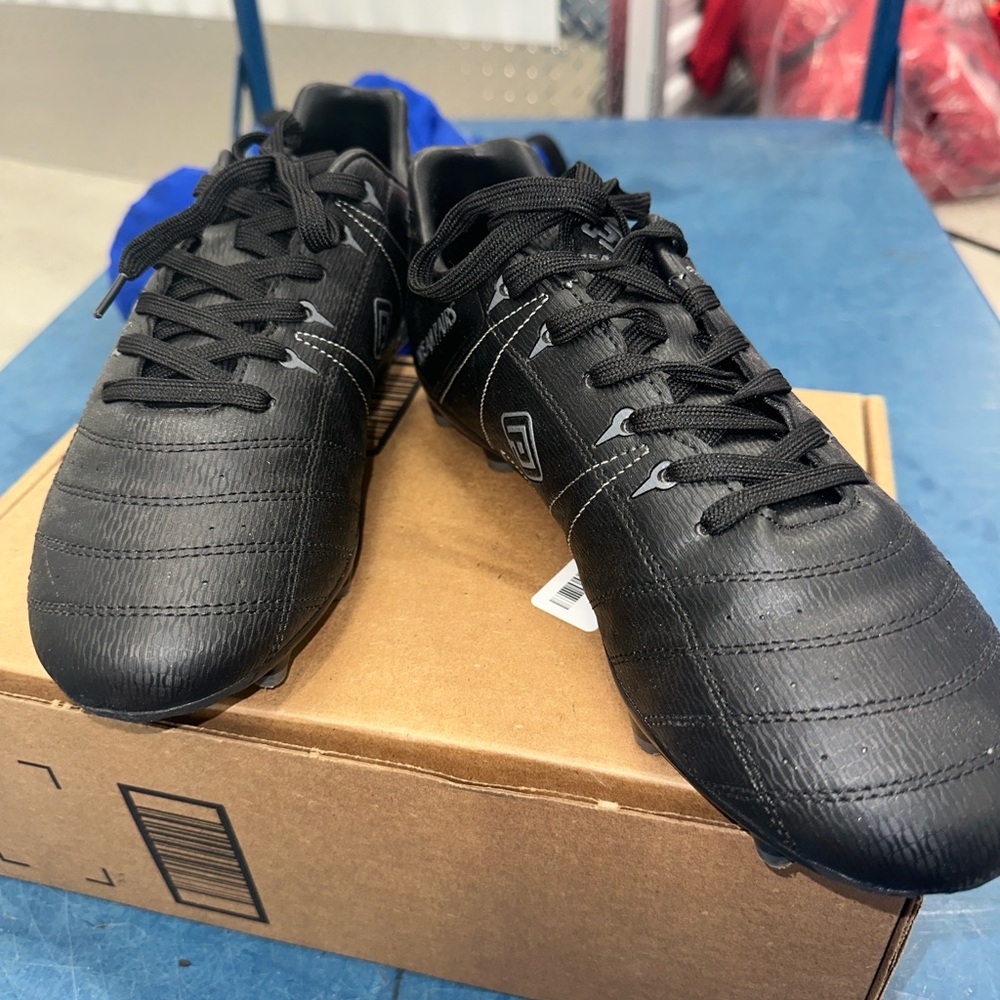 Men's Black Soccer/Football Cleats - only worn once
